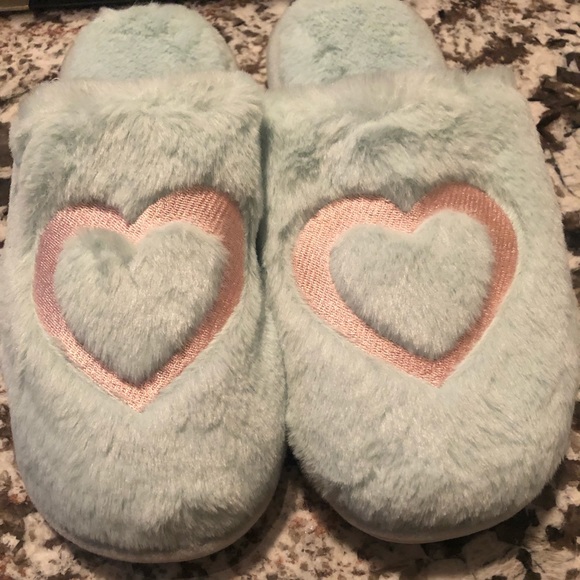 Heart Slippers - Picture 1 of 3
